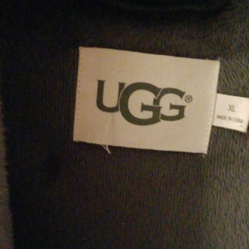 Ugg Robe - Picture 3 of 5